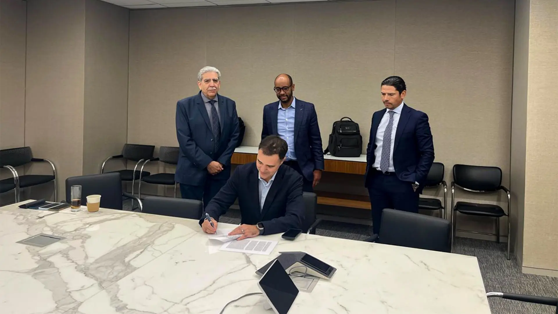 REMED firma mandato financiero con UBS